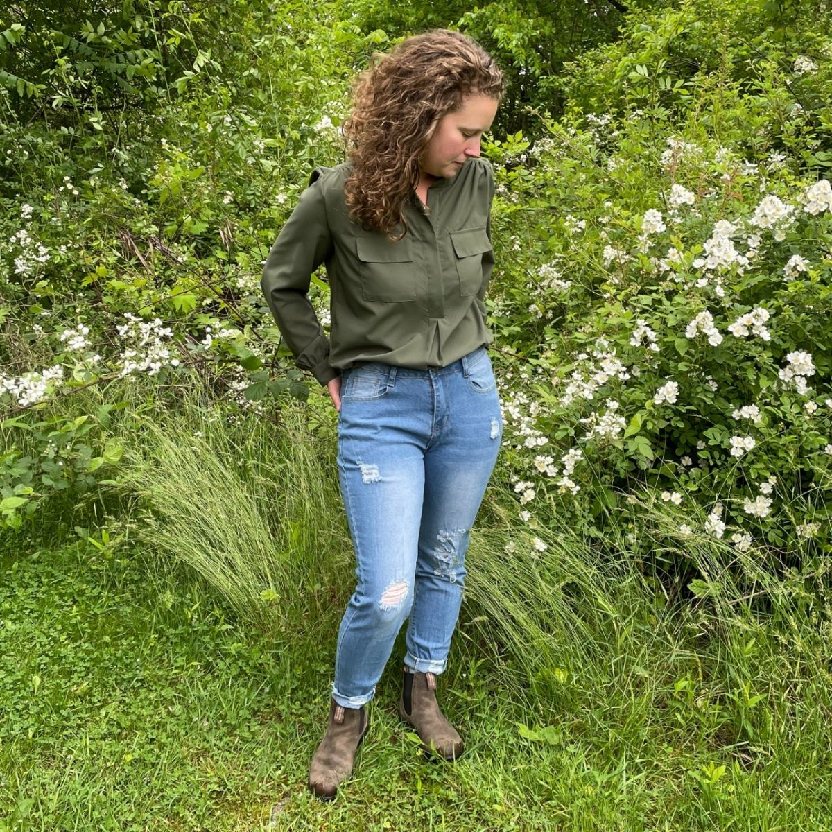 EVERYTHING YOU WANT HIGH WAIST DISTRESSED JEANS