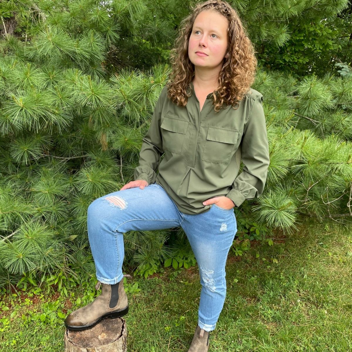 EVERYTHING YOU WANT HIGH WAIST DISTRESSED JEANS