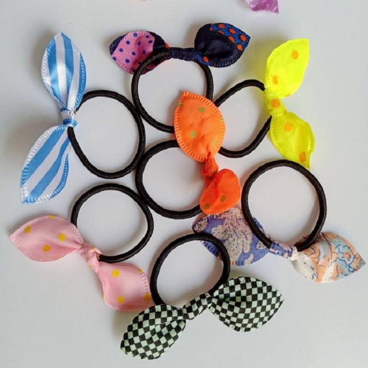 RABBIT EARS BLACK HAIR TIE