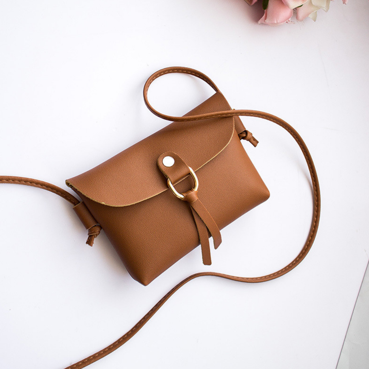 SIMPLISTIC TASSEL SHOULDER BAG