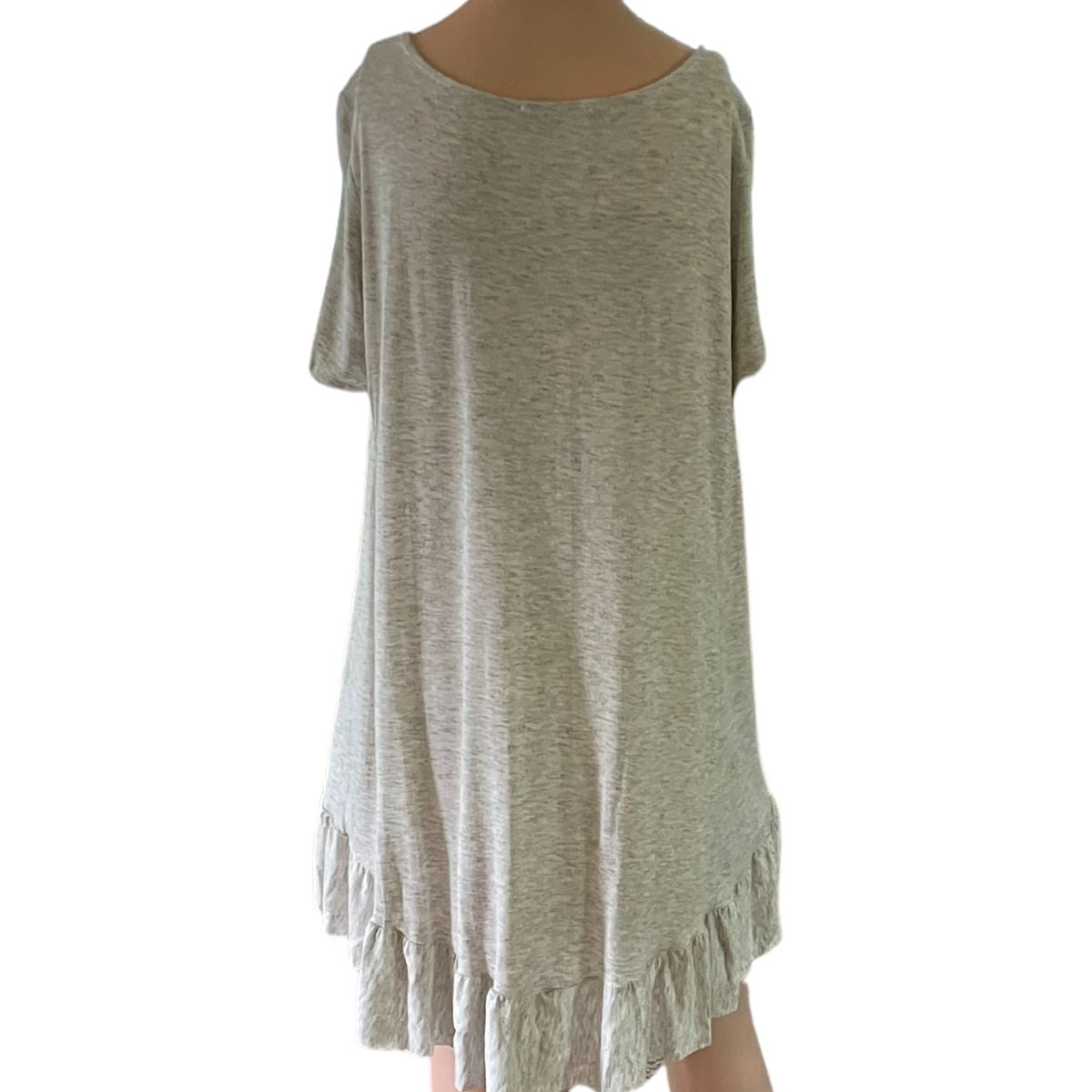 SHORT SLEEVE RUFFLE HEM TUNIC TOP